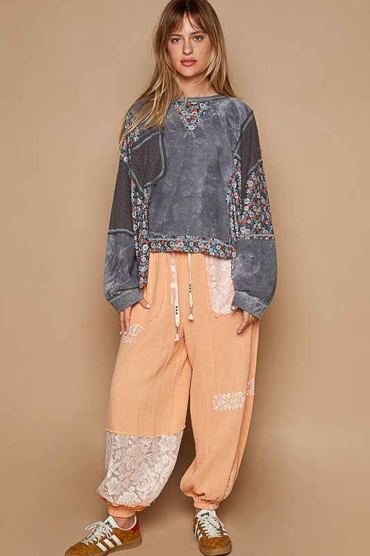 Floral Patchwork Knit Top with Round Neck Design