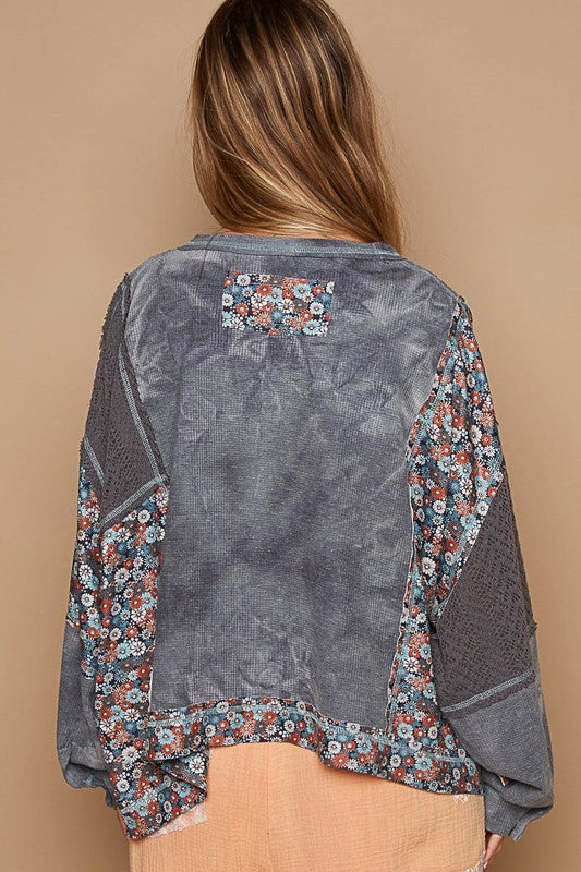 Floral Patchwork Knit Top with Round Neck Design