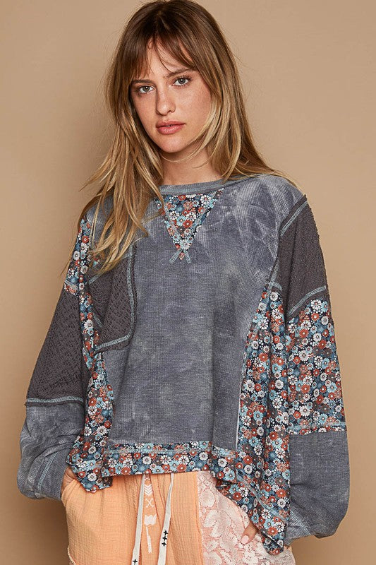 Floral Patchwork Knit Top with Round Neck Design